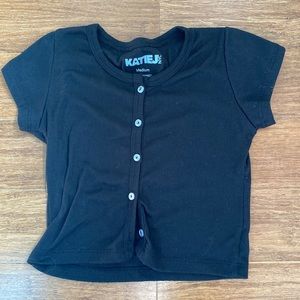 Katie J NYC button short sleeve crop shirt
